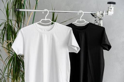 Convenience of Buying Online Stylish T-shirts For Men and Women