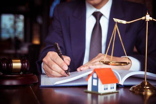 Why It Is Important Having A Real Estate Lawyer While Buying A Property